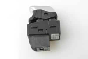 AUDI A3 8V (2012–2020) Tagumise külgukse aknalüliti 8V0959855A - 3