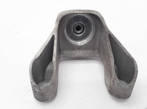 VOLVO XC90 (2015–2024) Rear shock absorber mount 31476555 - 2
