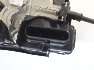 VOLVO XC60 (2017–2026) Rear side door lock 31462447 - 2