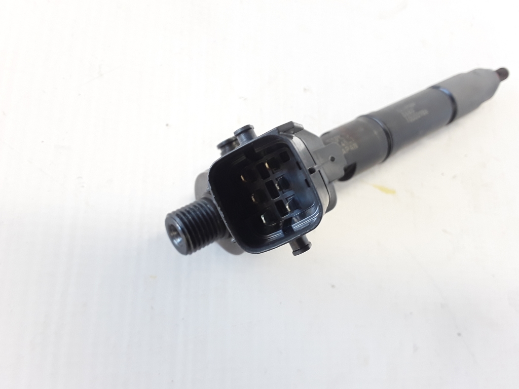 Used VOLVO XC90 Fuel injector 31452114