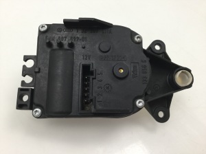 Stellmotor Heizungsklappe - 1J2907511A