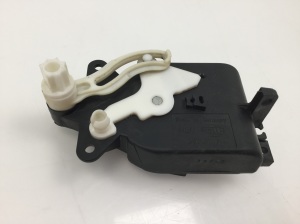 Volkswagen Passat B5 (1997–2005) Stellmotor Heizungsklappe 1J2907511A - 2