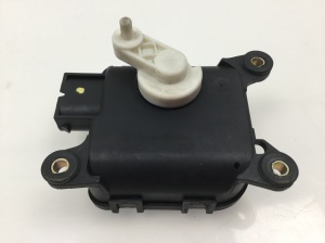 AUDI A6 C5 (1997–2005) Stellmotor Heizungsklappe 4B2820511B - 2