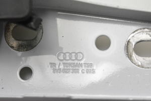 AUDI A3 8V (2012–2020) Bagāžas nodalījuma vāka eņģes 8V5827301 - 3