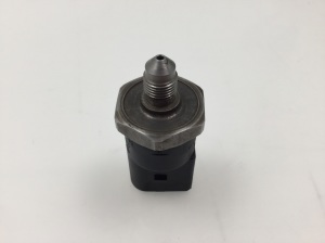 AUDI A3 8P (2003–2012) Kraftstoffhochdrucksensor 06D906051A - 2