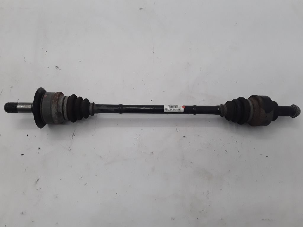 BMW 3 SERIES F30 (2011–2018) Tagumine veovõll ja selle osad 7597682 BMW 3 SERIES F30 (2011–2018) Tagumine veovõll ja selle osad 7597682