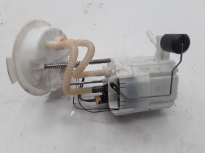 BMW 3 SERIES F30 (2011–2018) Kütusepump paagis 7243972 - 2