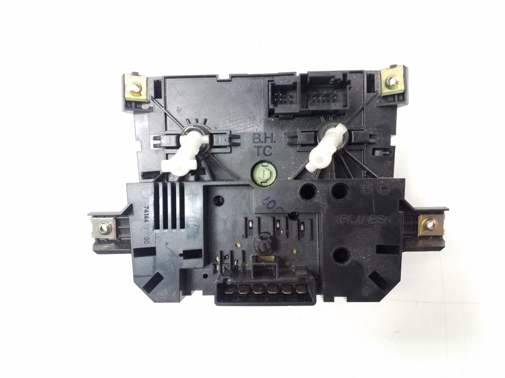 MERCEDES-BENZ Vito W639 (2003-2015) Unitate de control al climei A6398301185 20378232