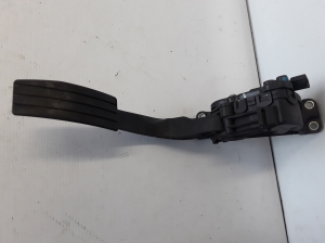 Accelerator pedal - 8200426238