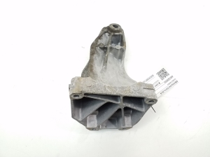  Engine holder 