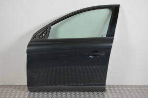 Porte avant de voiture et ses pièces