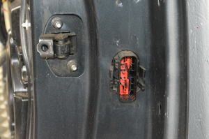 VOLVO XC60 (2008–2017) Front door and its parts - 5