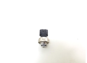 TOYOTA Prius W30/35 (2009–2015) A/C condenser sensor 8871933020 - 3