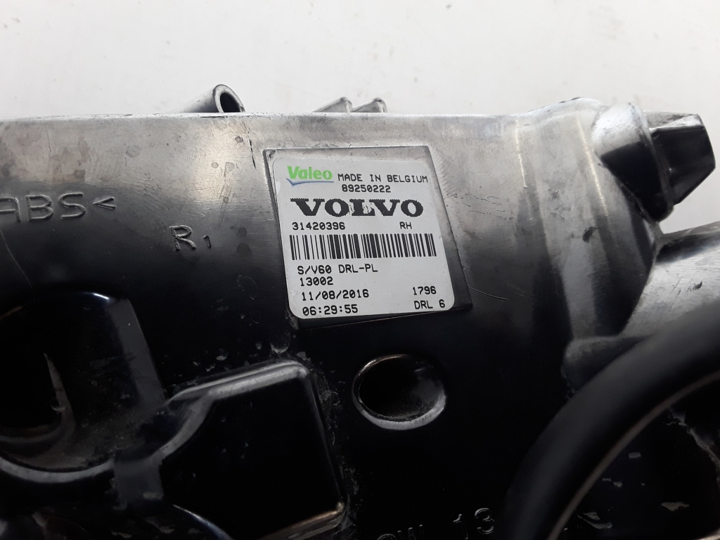 VOLVO V60 1 generation (2010-2020) Противотуманка бампера передняя правая 31420396 22375880