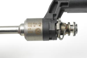  Fuel injector 