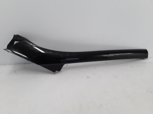  Windscreen strut outer 