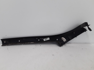  Windscreen strut outer 