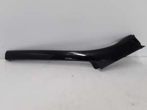  Windscreen strut outer 