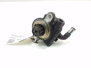   Power steering pump 