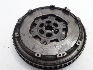  Clutch flywheel 