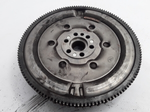  Clutch flywheel 