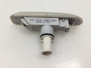BMW 3 SERIES E46 (1998–2007) Front fender turn signal 2228592 - 2
