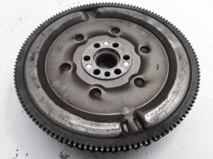  Clutch flywheel 