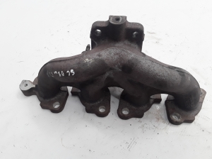  Exhaust manifold 