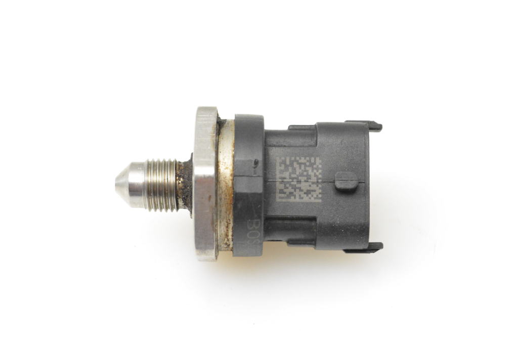 Used Ford SMAX High pressure fuel line sensor 0261545039