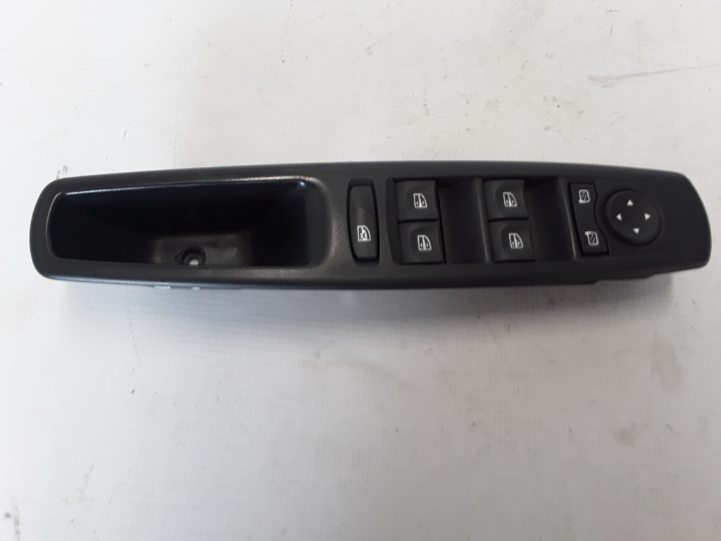 RENAULT Scenic 3 generation (2009-2015) Priekšējo labo durvju logu pacelšanas slēdži 809610016R 22379166
