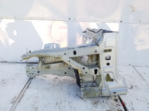   Front outrigger  -  