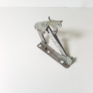   Engine cover hinge 