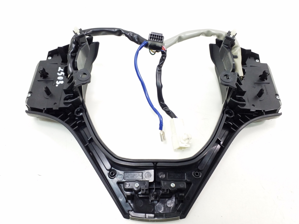 Used TOYOTA Auris Steering wheel switch 8425002330