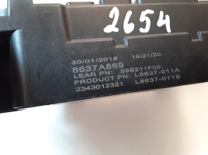 Mitsubishi Outlander (2012–2021) Kaitsmekarp salongis 8637A869 - 2