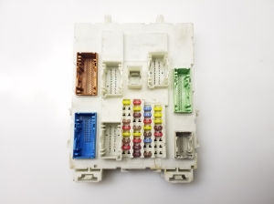  Fuse block holder under the hood 