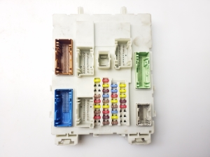  Fuse block holder under the hood 