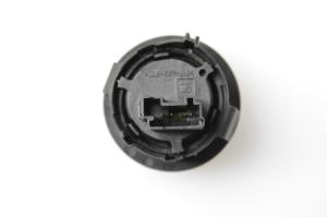 Opel Astra J (2009–2017) Interrupteur d’ouverture de coffre - 3