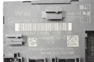 Volkswagen Golf VII (2012–2026) Front door control unit 5Q095593E - 3