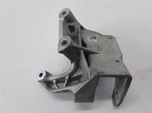  Engine holder 