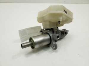  Master cylinder 