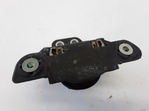 VOLVO V90 (2016–2026) Engine mount 31330588 - 3