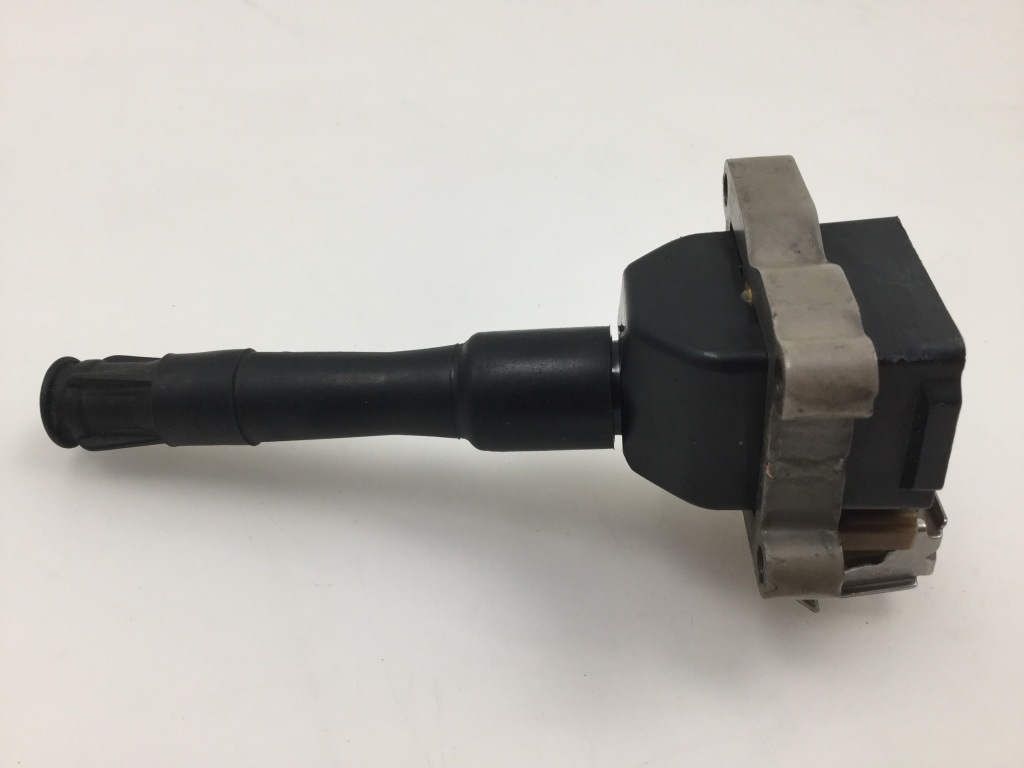 BMW 7 Series E38 (1994-2001) High Voltage Ignition Coil 1703359 21193336