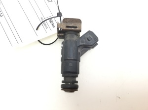 Porsche Cayenne (2002–2010) Fuel injector - 3