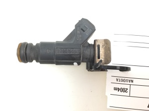 Porsche Cayenne (2002–2010) Fuel injector - 2