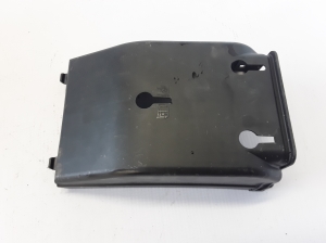  Cover fuse block front 