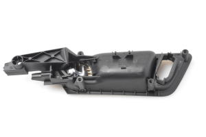 AUDI Q5 (2017–2026) Front door inner handle 8R0837020 - 2