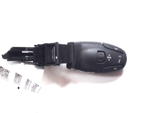 Peugeot 3008 (2009–2016) Turn signal switch 96637236XT - 2