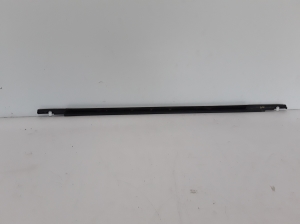 VOLVO V90 (2016–2026) Rear side door outer window molding 31490745 - 2