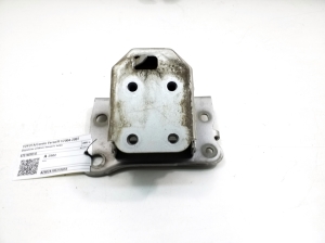 TOYOTA Corola Verso R1 (2004–2009) Front bumper reinforcement damper 570140F010 - 2