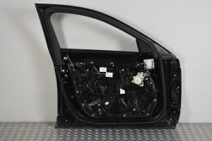 Mercedes Benz C-Class 205 (2014–2021) Esiuksed ja nende osad A2057204723 - 2